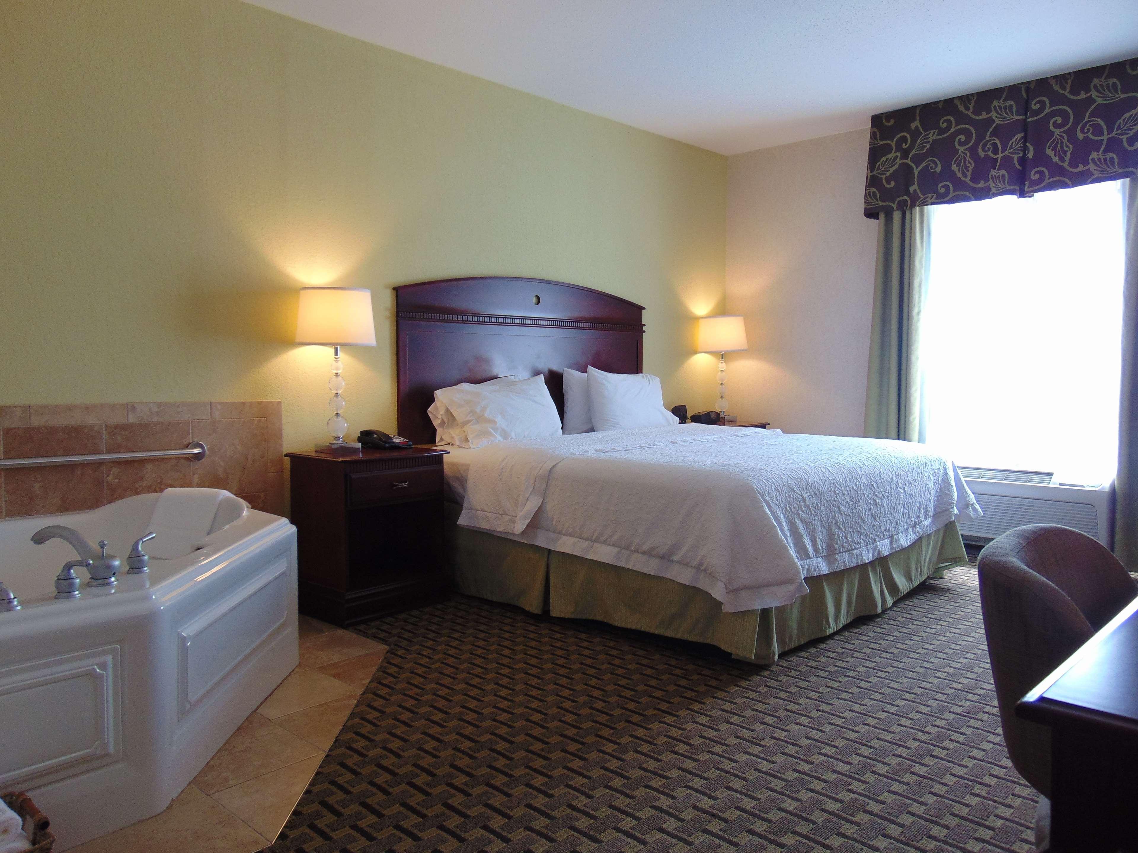 Hampton Inn & Suites Cleveland-Mentor Bagian luar foto