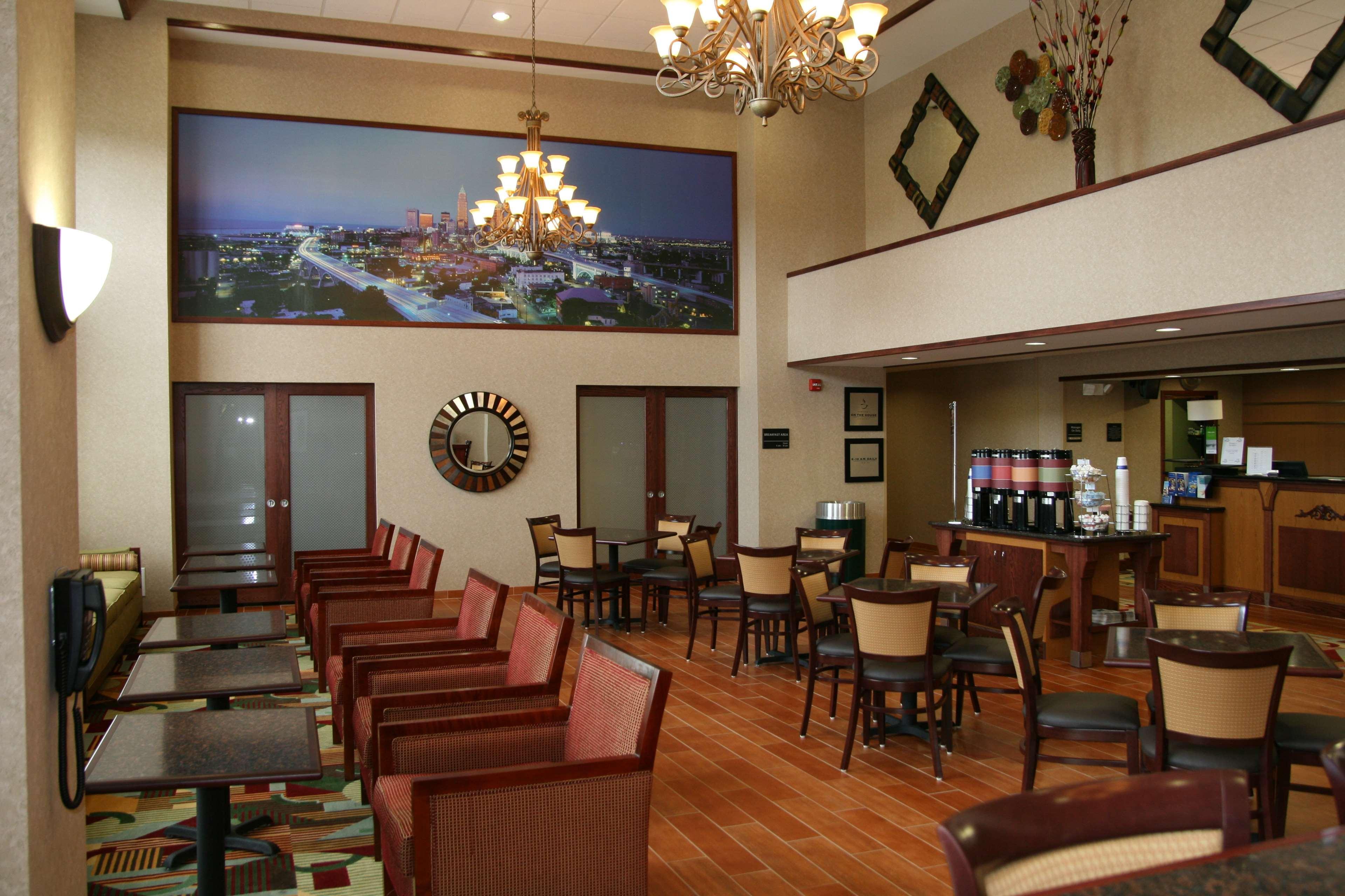 Hampton Inn & Suites Cleveland-Mentor Restoran foto