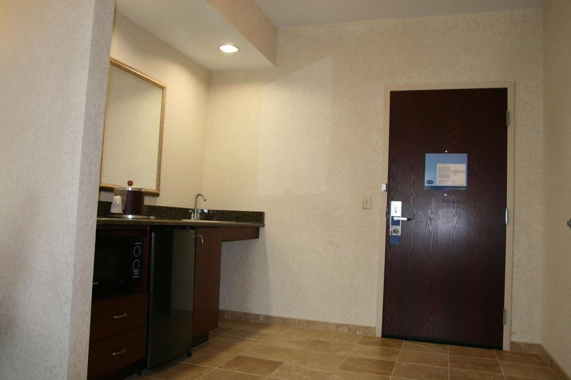 Hampton Inn & Suites Cleveland-Mentor Bagian luar foto