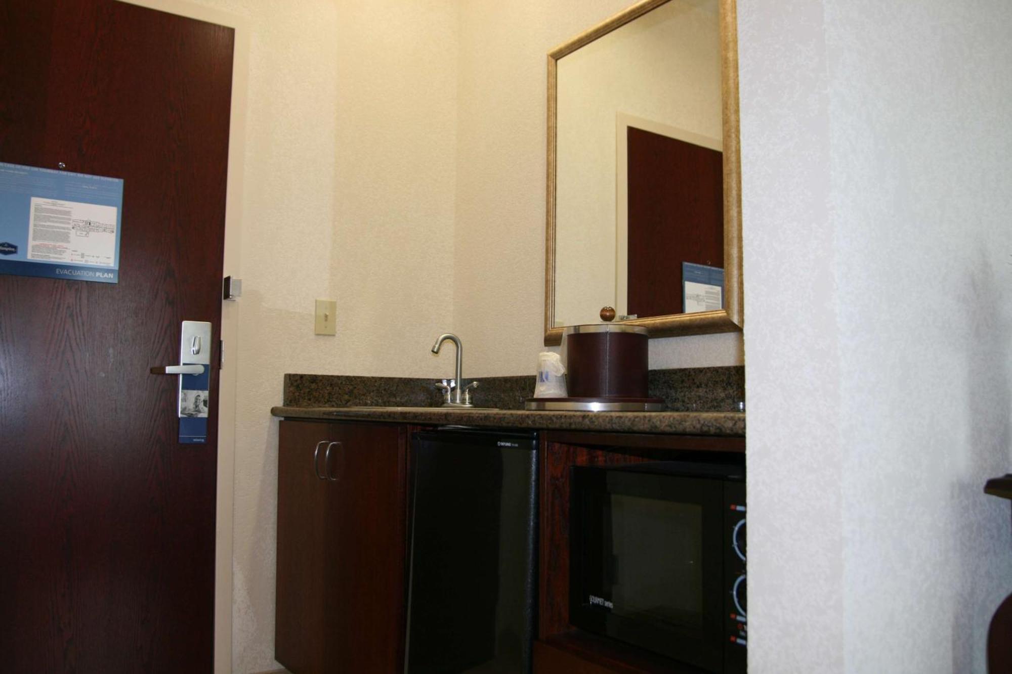 Hampton Inn & Suites Cleveland-Mentor Bagian luar foto