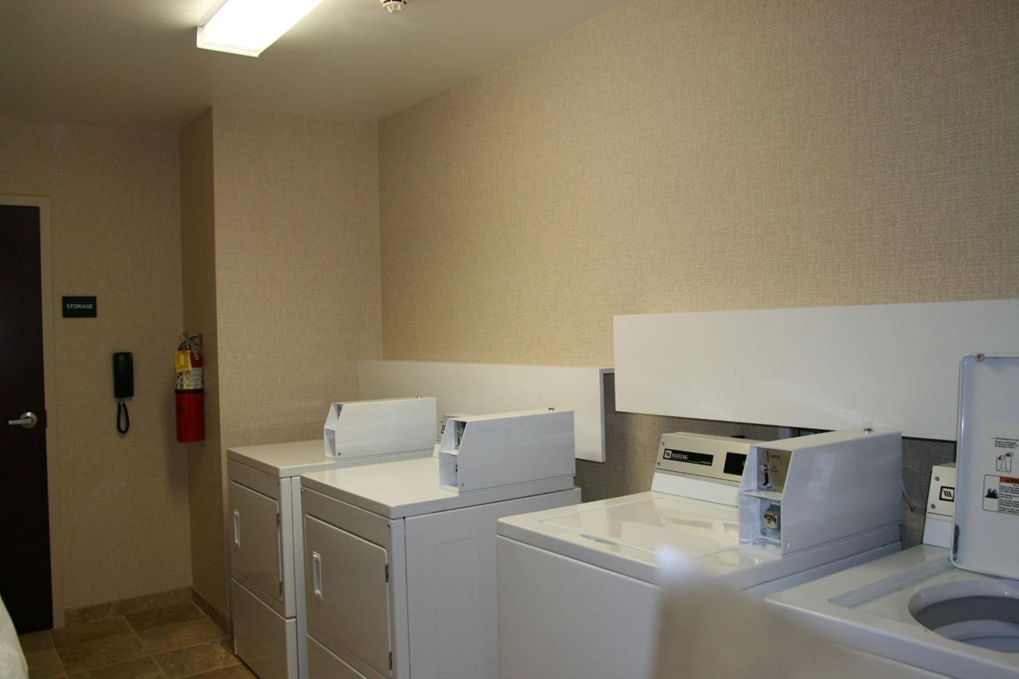 Hampton Inn & Suites Cleveland-Mentor Bagian luar foto