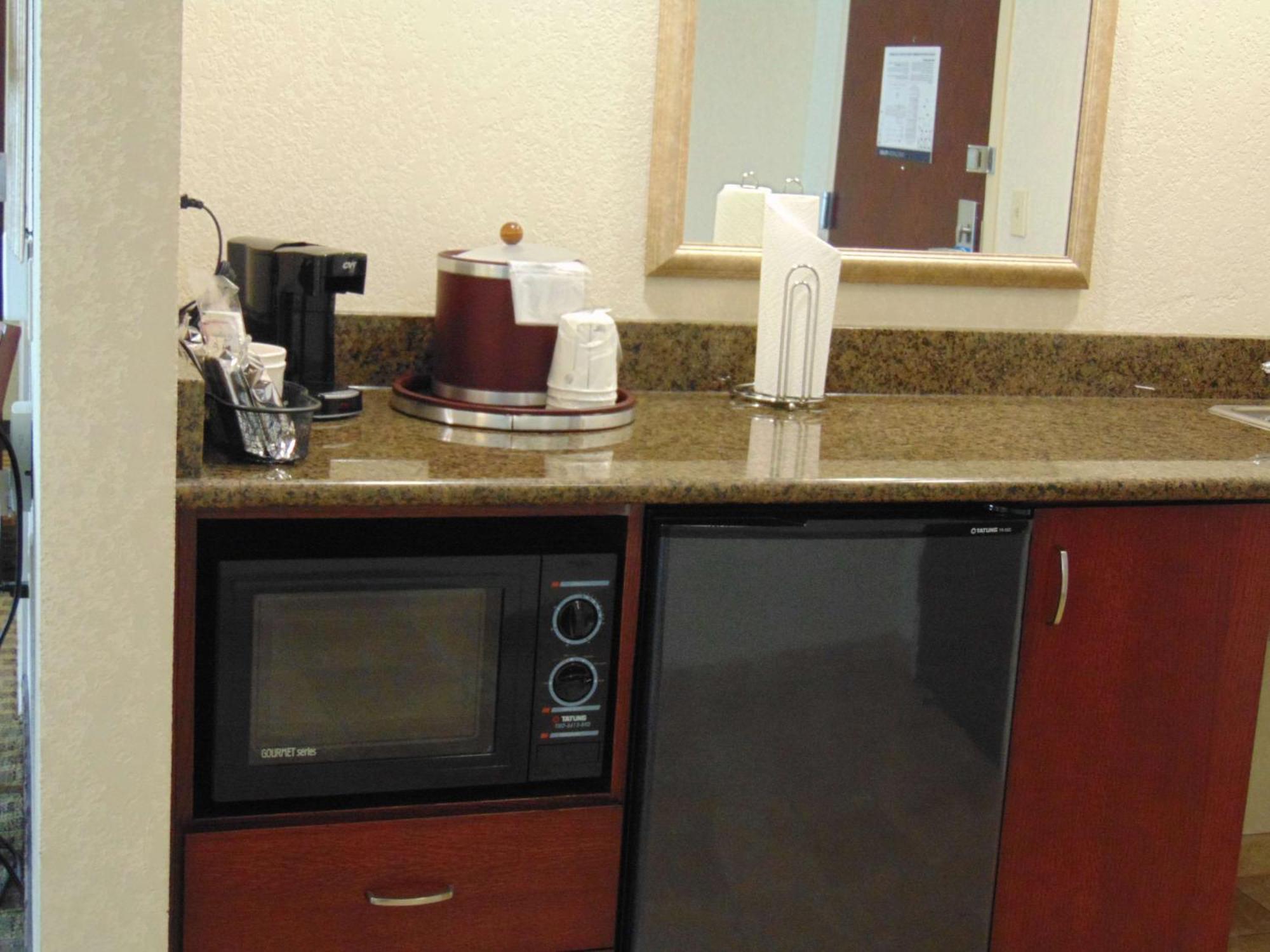 Hampton Inn & Suites Cleveland-Mentor Bagian luar foto