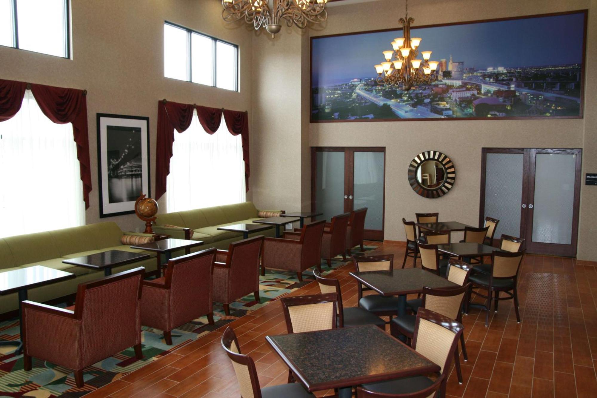 Hampton Inn & Suites Cleveland-Mentor Bagian luar foto
